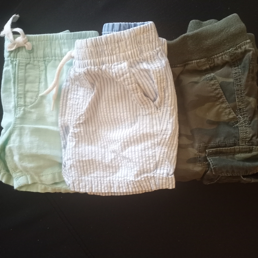 3 pairs of Baby GAP shorts - Picture 2 of 3